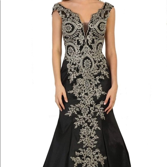 Black and gold embellished wide V- neck gown - Picture 1 of 16